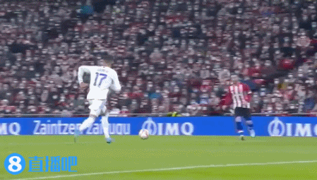 欧冠进球榜更新：莱万连续进球,