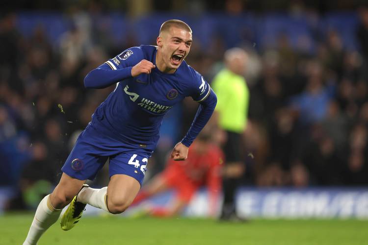 历史首次首发！埃迪vs杨瀚森跳球