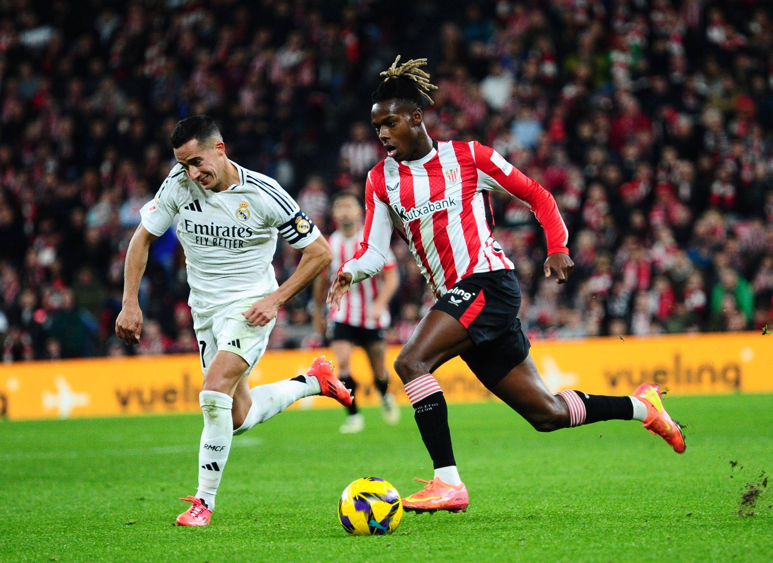 中超：山东泰山主场2-1逆转武汉三镇