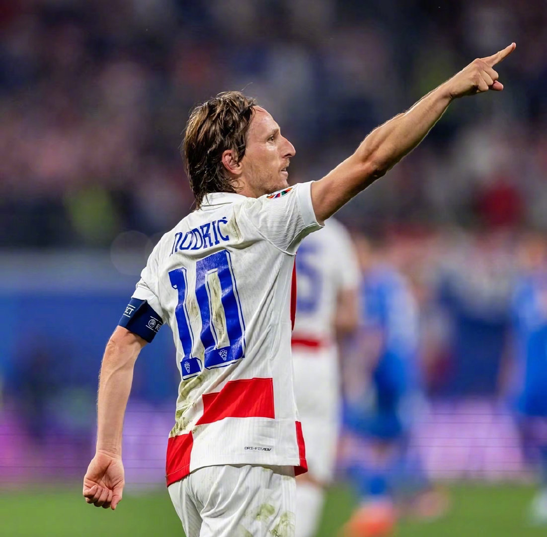 TA：拜仁因迪亚斯更具穿透力，红军逼抢强度因失去他而下降