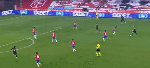 约基奇砍下118次25分+10助，史上其他中锋合计108场